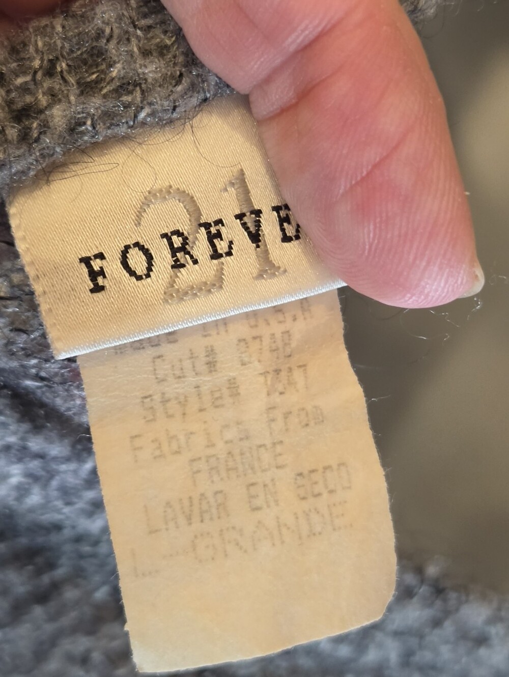 Forever 21 Gray V-Neck Mohair Blend Lightweight/sheer Sweater SzL - Picture 6 of 7